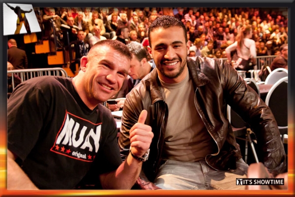 Питер Аертс, Бадр Хари и зрители