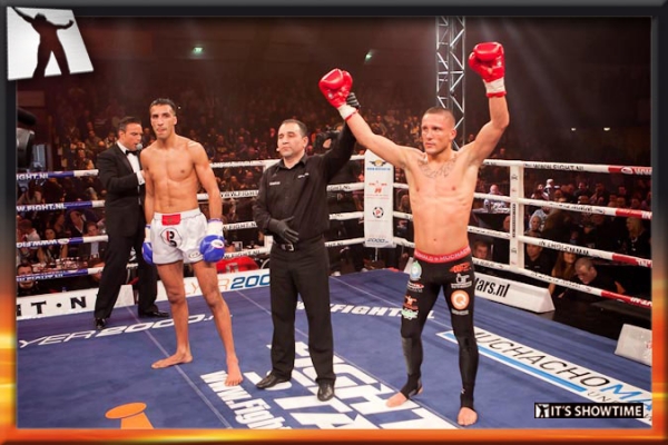 Анди Сауэр победил Люсиена Узгни