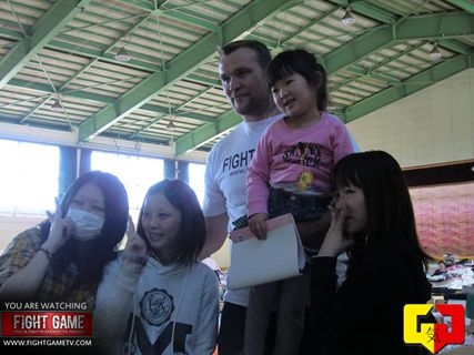 Сэмми Шилт в Японии Сэмми Шилт в Японии