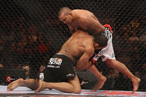 Титульный бой «Hendo» и Рафаэла Кавалканте