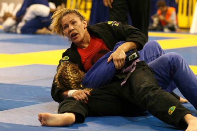 Крис "Киборг" Сантос