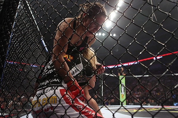 Крис Сантос