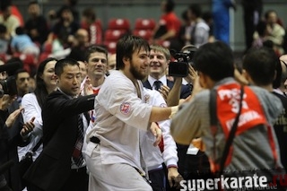 Встреча Тариела Николеишвили и Анастасии Хрипуновой в аэропорту Шереметьево 2