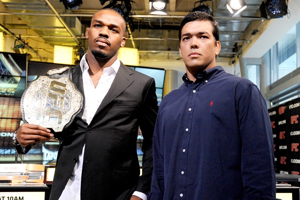 Чемпион Джон Джонс и претендент на титул Лиото Мачида