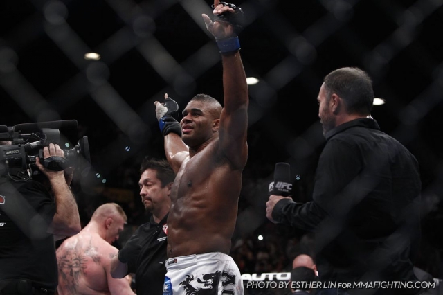 Алистар Оверим на UFC 141