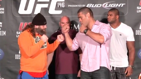 Рой Нелсон, Дана Уайт, Антонио Силва и Алистар Оверим