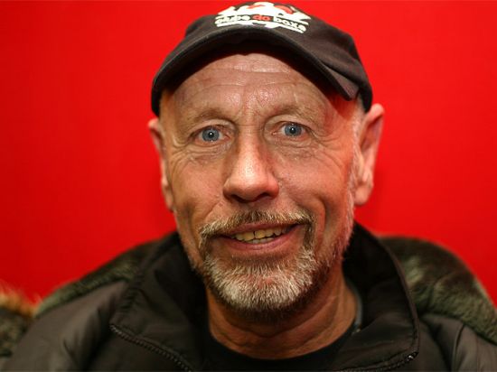 Том Харинк, хозяин конюшни Чакурики, вышел в оставку