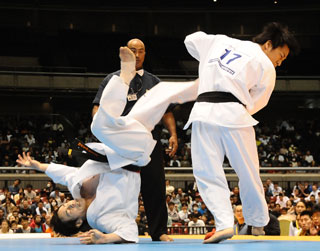 Зенжиро Мори - Юта Савамура Зенжиро Мори - Юта Савамура