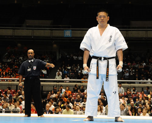 Чемпион мира по киокушинкай Сёки Арата Чемпион мира по киокушинкай Сёки Арата