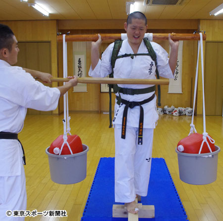 Сёки Арата - упражнение из шаолиньского монастыря