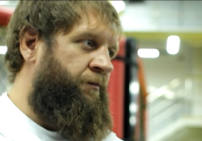 Александр Емельяненко дает интервью