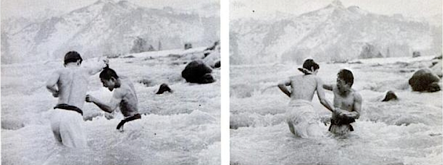 Тренировки каратистов в прибое