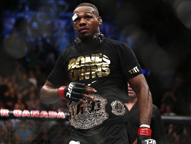 Джон Джонсон защитил титул Джон Джонсон защитил титул