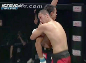 Эндрюс Накахара на ROAD FC 13