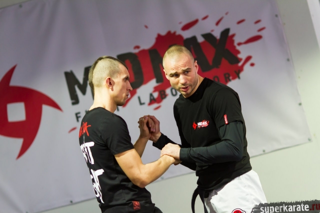 Школа Черных поясов Макса Дедика