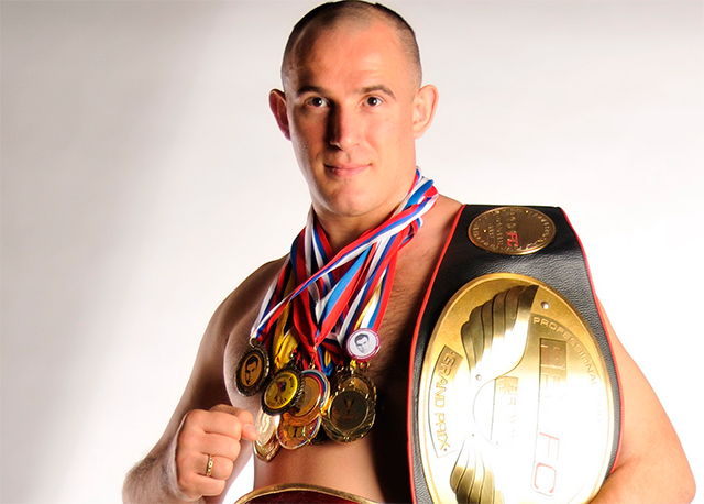 Алексей Олейник