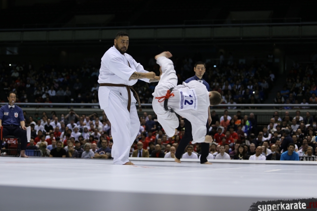 Кирилл Псарев в атаке Кирилл Псарев в атаке