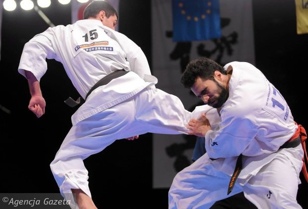 Эльдар Исмаилов в атаке Эльдар Исмаилов в атаке