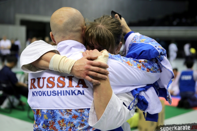 Ульяна Гребенщикова на плече своего сэнсея Ульяна Гребенщикова на плече своего сэнсея