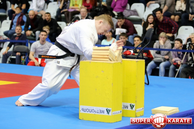 Тамэшивари Аристова Александра - шуто 5 досок Тамэшивари Аристова Александра - шуто 5 досок