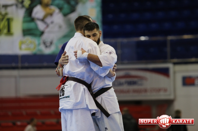 Чем тяжелее бой, тем крепче объятия после Чем тяжелее бой, тем крепче объятия после