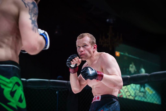 Василий Тимофеев выступил в поединке по правилам ММА