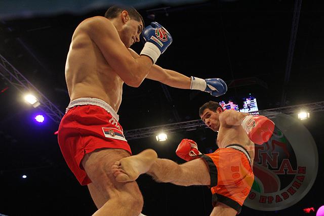 Андрей Чехонин атакует Любо Ялови