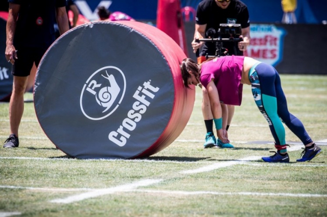 Камилль -Леблан Базинет выполняет комплекс "Улитка"