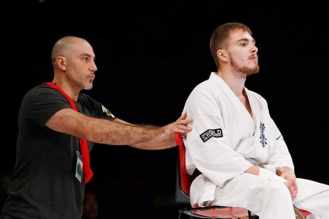 Шихан Артур Ованнисян выводит на бой Кирилла Псарева