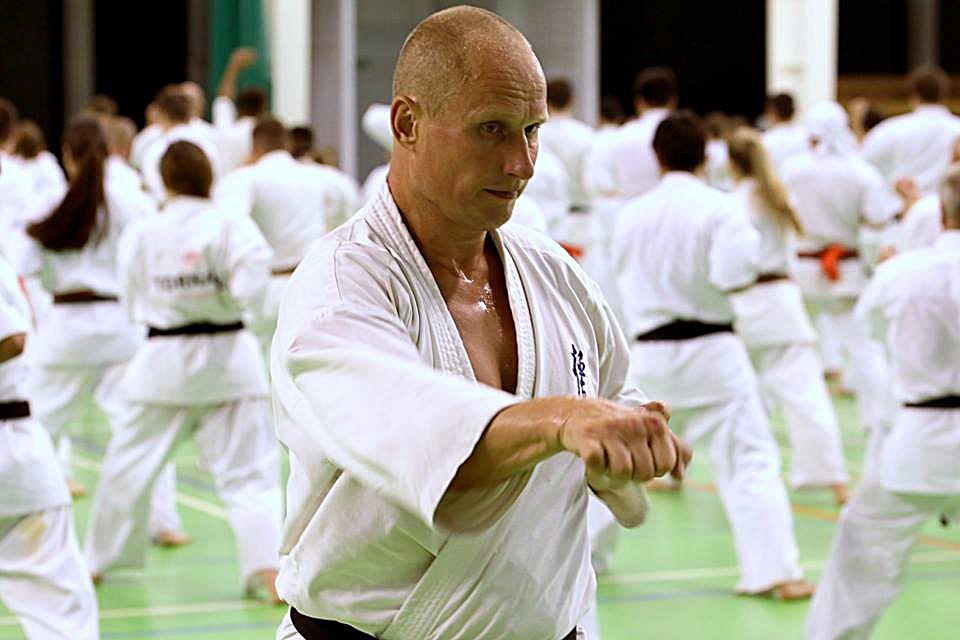 В Санкт-Петербурге состоится семинар чемпиона Мира по Ашихара-каратэ Андрея Кузнецова.