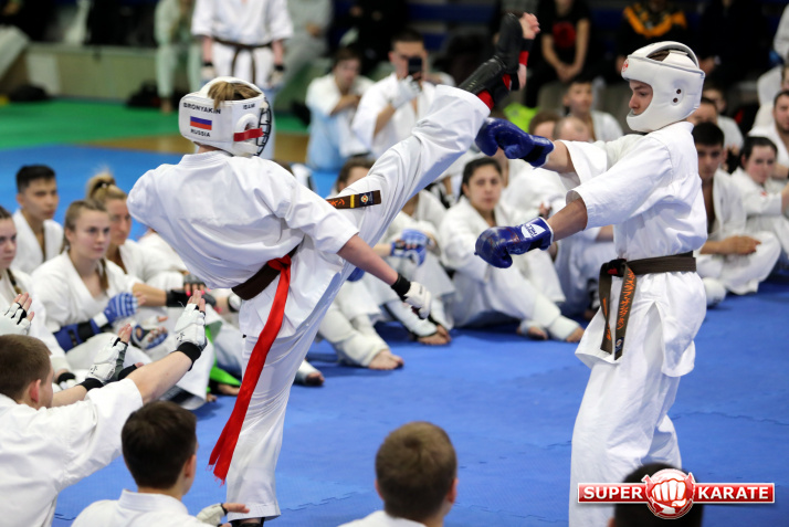 Александр Бронякин - самый молодой черный пояс киокушинкай в России