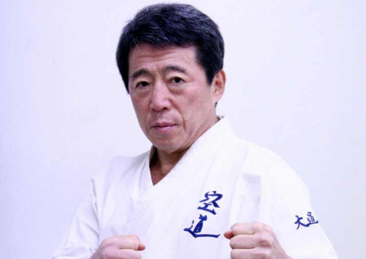 Такаши Адзума