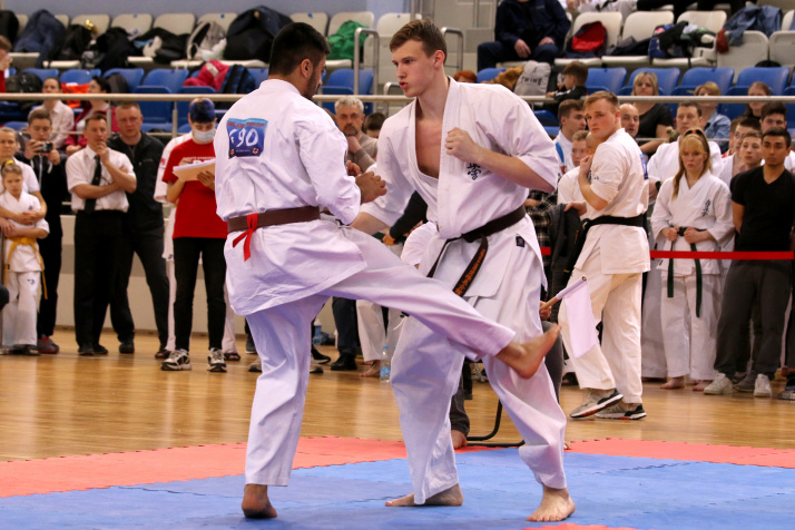 Мазабов Амид - Тихонов Евгений (фото: Анна Ипатова)