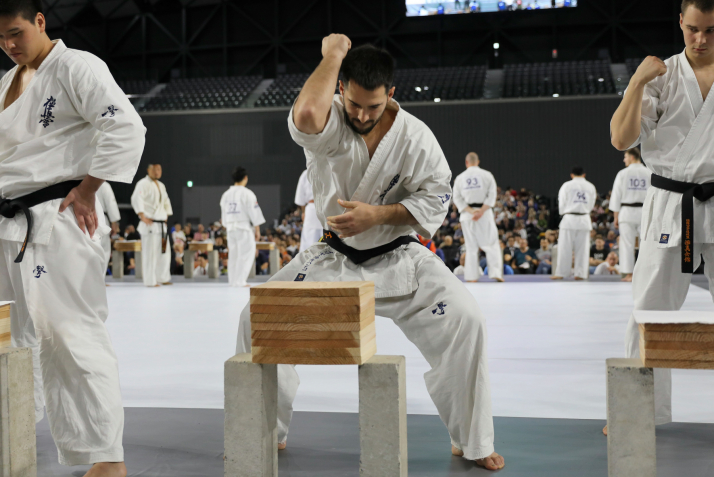 Илья Карпенко - рекордсмен тамэшивари